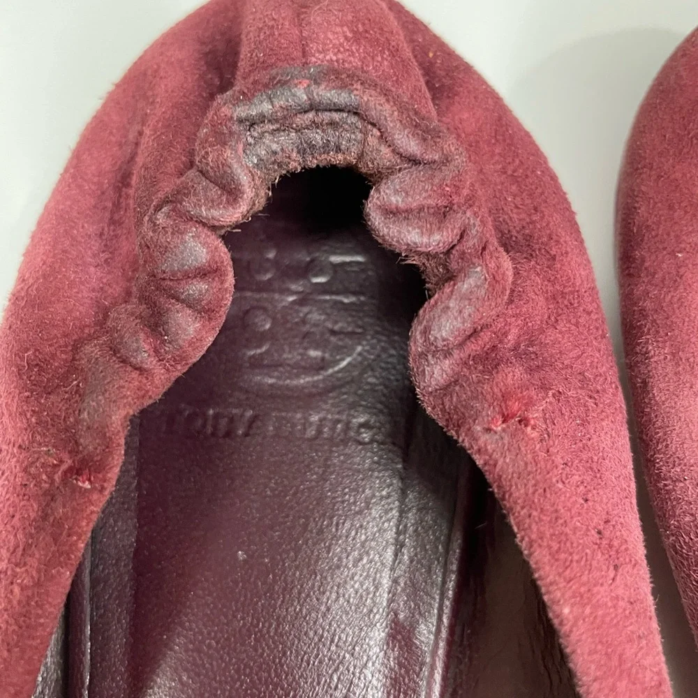 Tory Burch Burgundy Flats with Gold Logo - Picture 13 of 14
